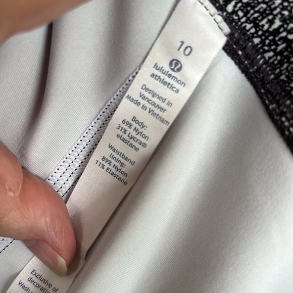 Lululemon Athletica Black and White Ankle Leggings - Picture 9 of 10